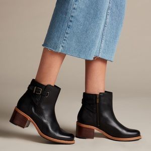 Clarks Clarkdale Jax Leather Buckle Ankle Booties